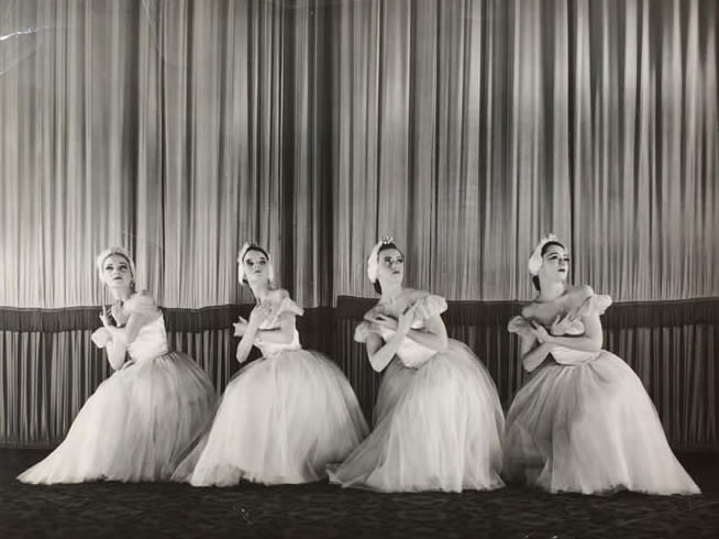 Royal Winnipeg Ballet School, Baby Swans, 1958